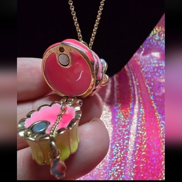 Betsey Johnson Trolls cupcake locket necklace! NWT! - Picture 3 of 12